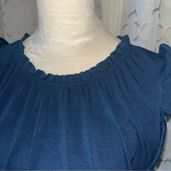 Lauren Conrad Women's Navy Top Ruffled Neck & Sleeves Flared Hem XXL NWOT - Picture 3 of 6